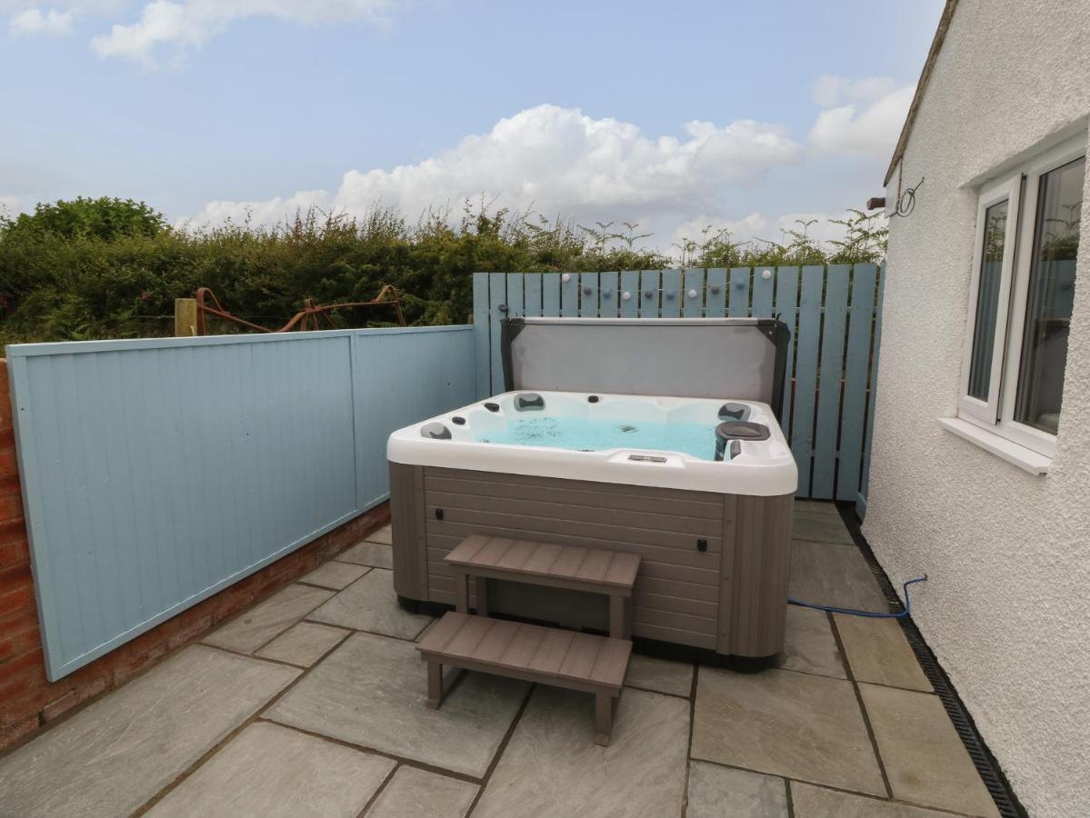 Bryn Eglwys Bach Villa Llanfairpwllgwyngyll Екстериор снимка